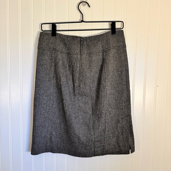 Banana Republic Wool Blend Gray Tweed Pencil Stretch Skirt Size 8 - Picture 4 of 10